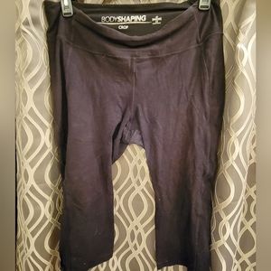 Spalding bodyshaping crop leggings. Size 1X.